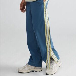 URBAN OUTFITTERS Baggy Side-Stripe Track Pant